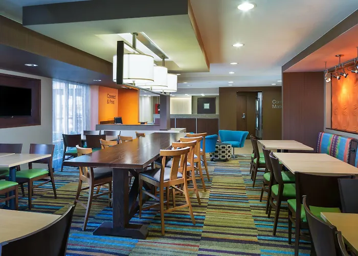 Fairfield Inn & Suites By Marriott San Antonio Airport/North Star Mall