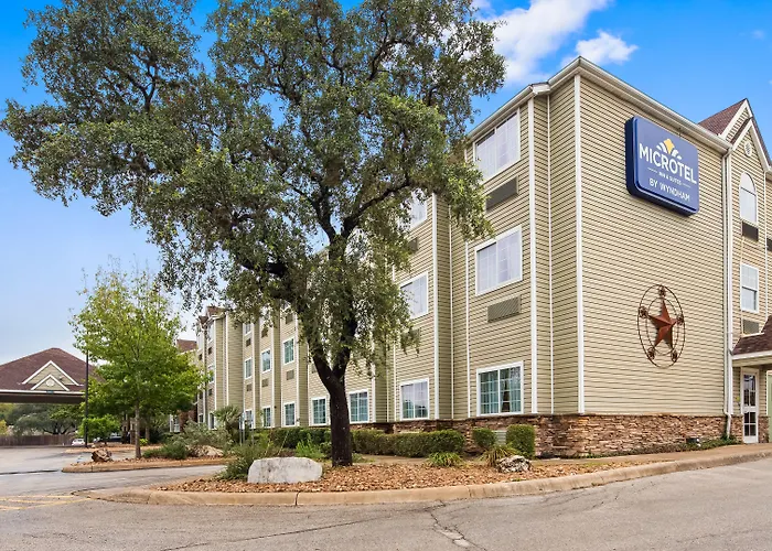 Super 8 By Wyndham San Antonio Airport North Hotel